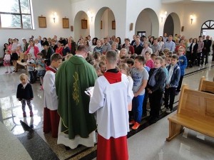 2 października 2016 - Wręczenie różańców dzieciom komunijnym