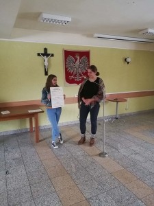 Kandydaci do bierzmowania na rekolekcjach