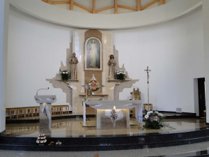 Figury Apostołów Miłosierdzia stanęły w ołtarzu