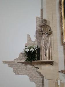 Figury Apostołów Miłosierdzia stanęły w ołtarzu