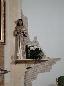 Figury Apostołów Miłosierdzia stanęły w ołtarzu