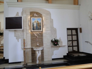 Figury Apostołów Miłosierdzia stanęły w ołtarzu