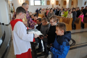 Poświęcenie książeczek do modlitwy