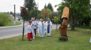 Poświęcenie kapliczki z Chrystusem Frasobliwym