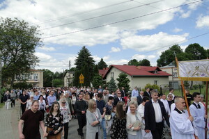 Idzie, idzie Bóg prawdziwy - Boże Ciało 2021