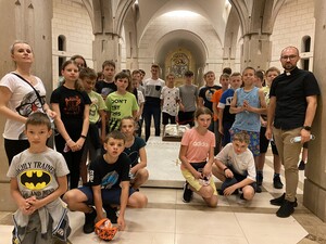 Wspólny wyjazd ministrantów i scholi