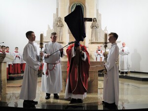Wielki Piątek – Wykonało się!