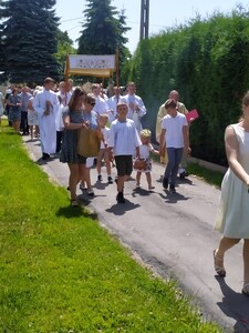 Procesja eucharystyczna do czterech ołtarzy