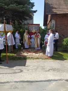 Procesja eucharystyczna do czterech ołtarzy