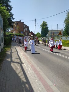 Procesja eucharystyczna do czterech ołtarzy