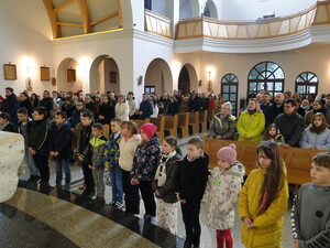 Poświęcenie książeczek pierwszokomunijnych