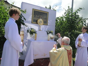 Dziękczynienie Bogu za dar Eucharystii