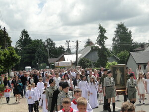 Dziękczynienie Bogu za dar Eucharystii