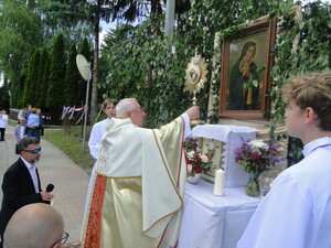 Dziękczynienie Bogu za dar Eucharystii