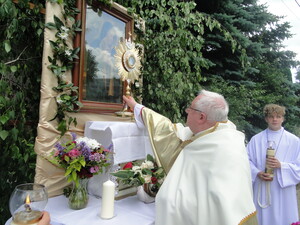 Dziękczynienie Bogu za dar Eucharystii