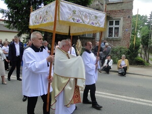 Dziękczynienie Bogu za dar Eucharystii