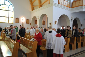 Wielka Noc: światło - słowo - woda - uczta