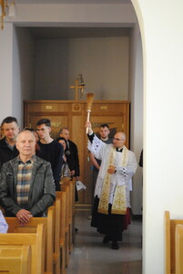 Wielka Noc: światło - słowo - woda - uczta