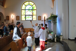 Wielka Noc: światło - słowo - woda - uczta