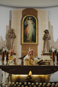 Wielka Noc: światło - słowo - woda - uczta