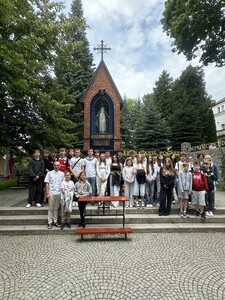 Młodzi parafianie nad Morzem Bałtyckim