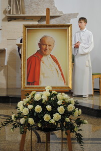 Świętemu Janowi Pawłowi II w hołdzie