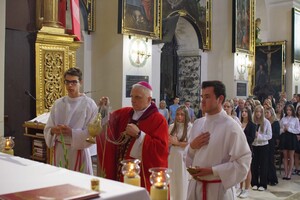 Młodzież umocniona darami Ducha Świętego