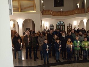 Światło wiary w rękach najmłodszych