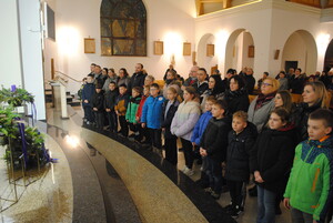 Pod płaszczem Niepokalanej - poświęcenie medalików