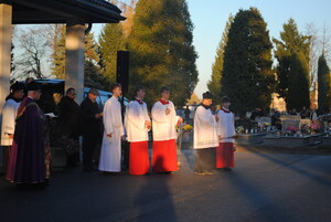 Wspólna modlitwa na krośnieńskim cmentarzu