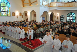 „Wykonało się” – Wielkopiątkowa Liturgia Męki Pańskiej