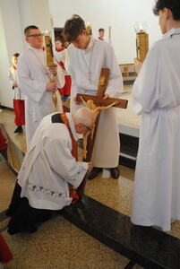 „Wykonało się” – Wielkopiątkowa Liturgia Męki Pańskiej