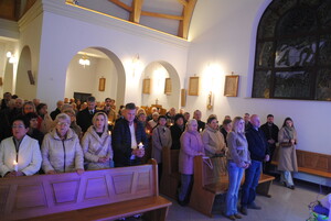 Zwycięstwo Życia nad Śmiercią: Wigilia Paschalna i Rezurekcja