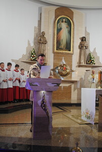 Zwycięstwo Życia nad Śmiercią: Wigilia Paschalna i Rezurekcja